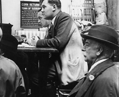 Market Hill (Humphrey Spender)