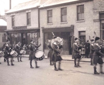 Parade 1